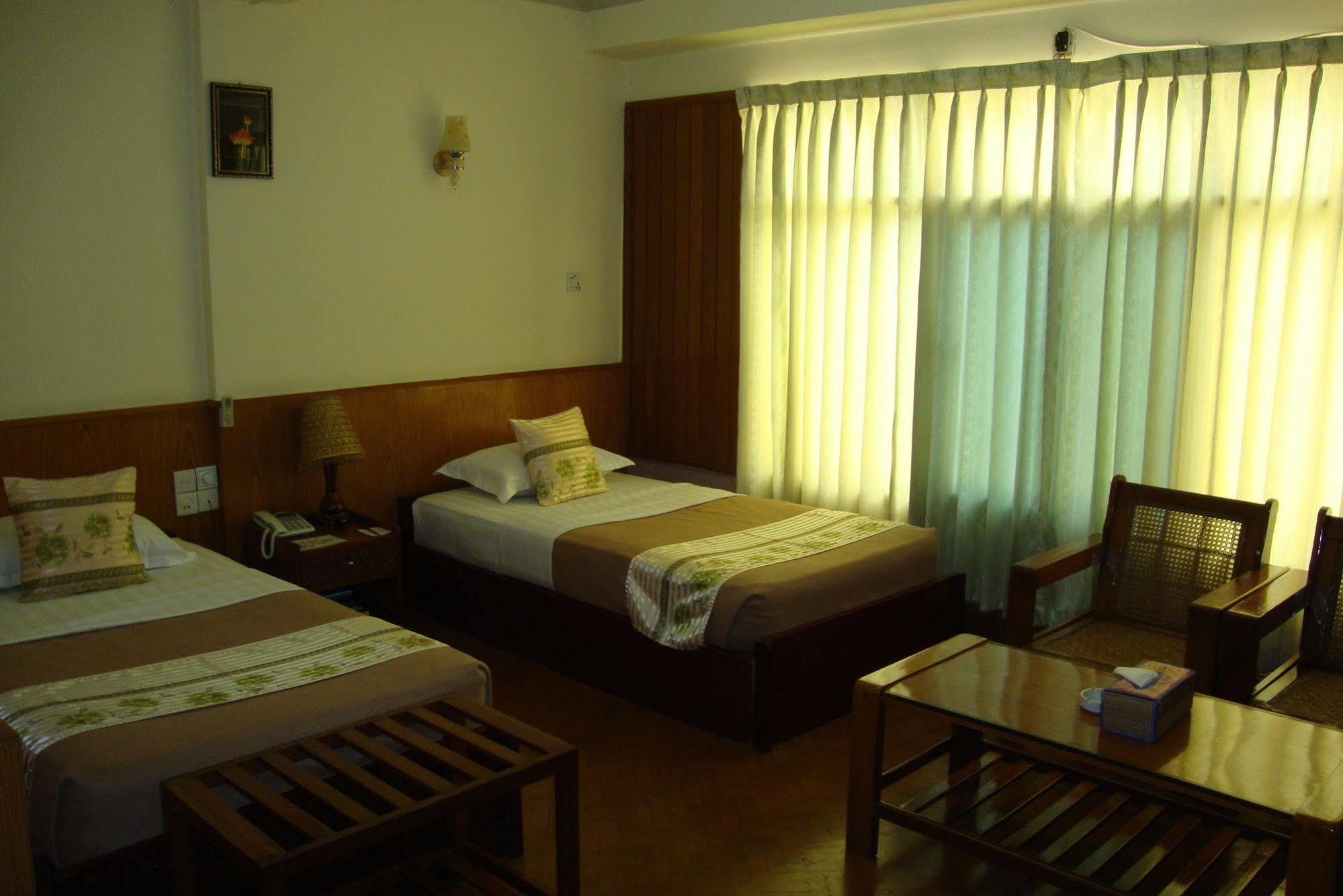 Nadi Myanmar Hotel มัณฑะเลย์ ภายนอก รูปภาพ