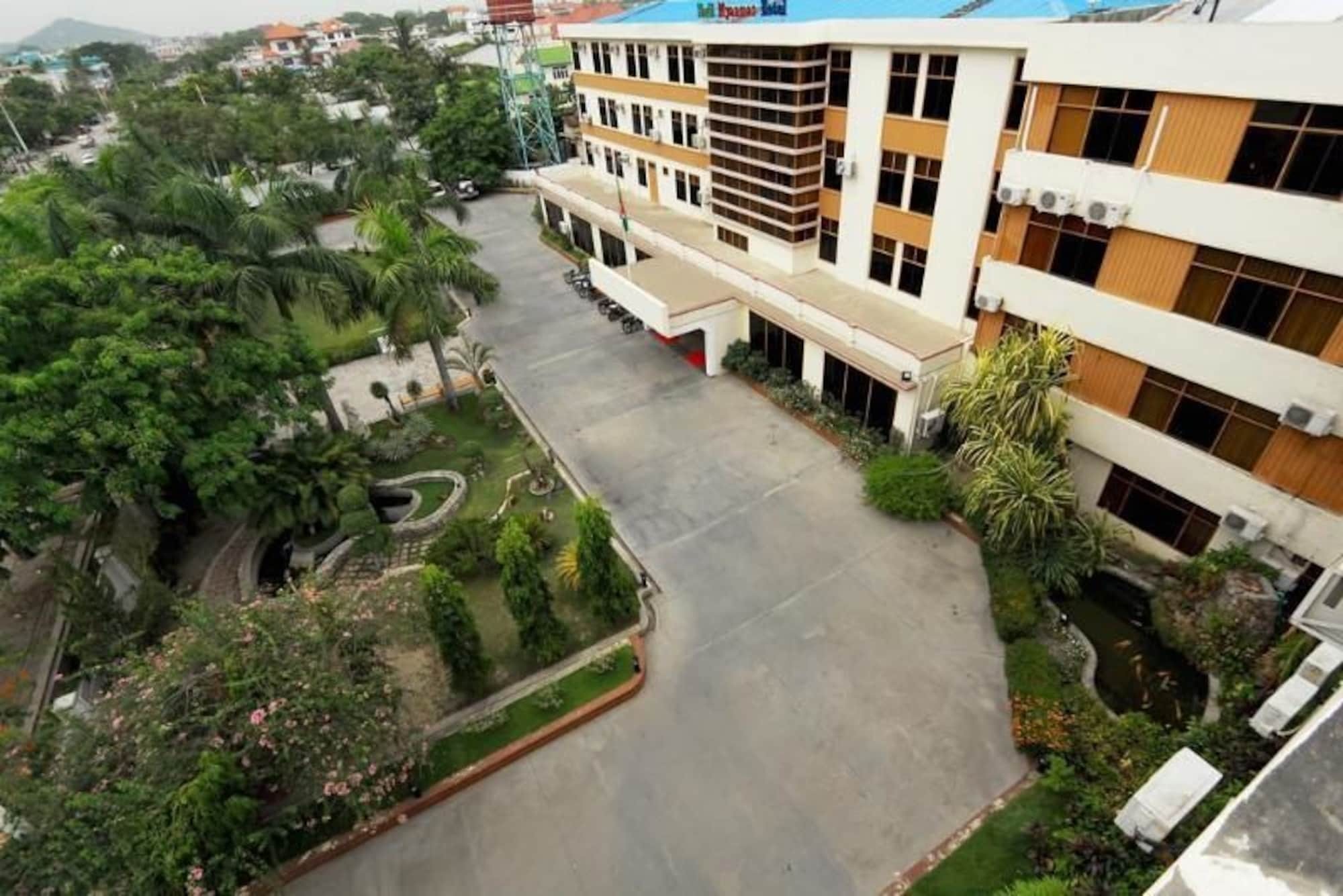 Nadi Myanmar Hotel มัณฑะเลย์ ภายนอก รูปภาพ